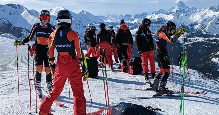 women alpine skiing team